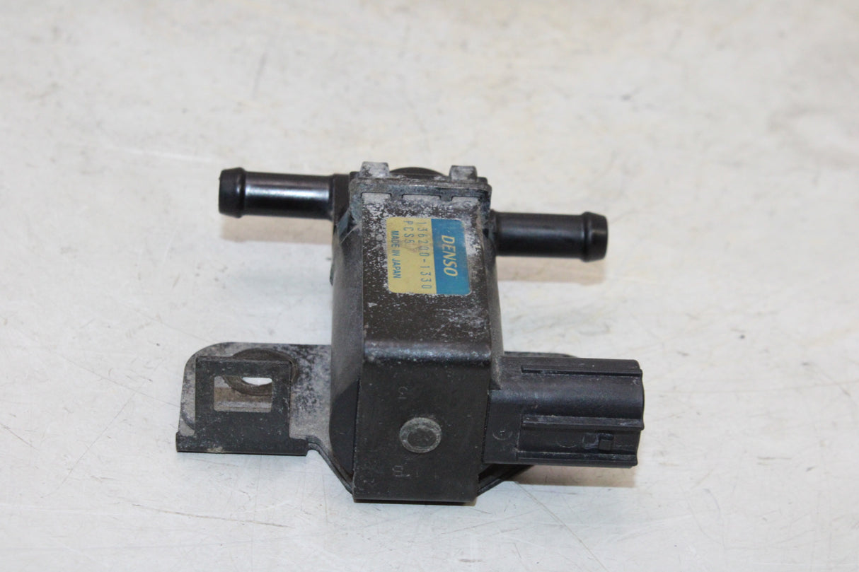 2000 Honda CBR900RR OEM AIR VALVE SOLENOID TOP ENGINE SWITCH SENSOR