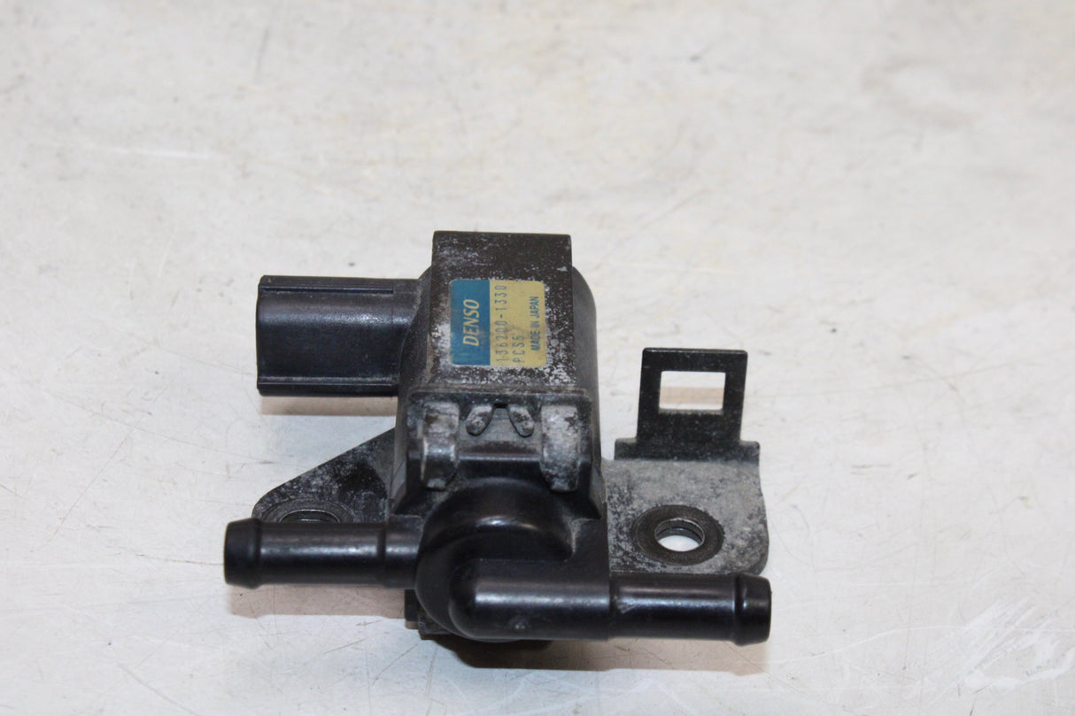 2000 Honda CBR900RR OEM AIR VALVE SOLENOID TOP ENGINE SWITCH SENSOR