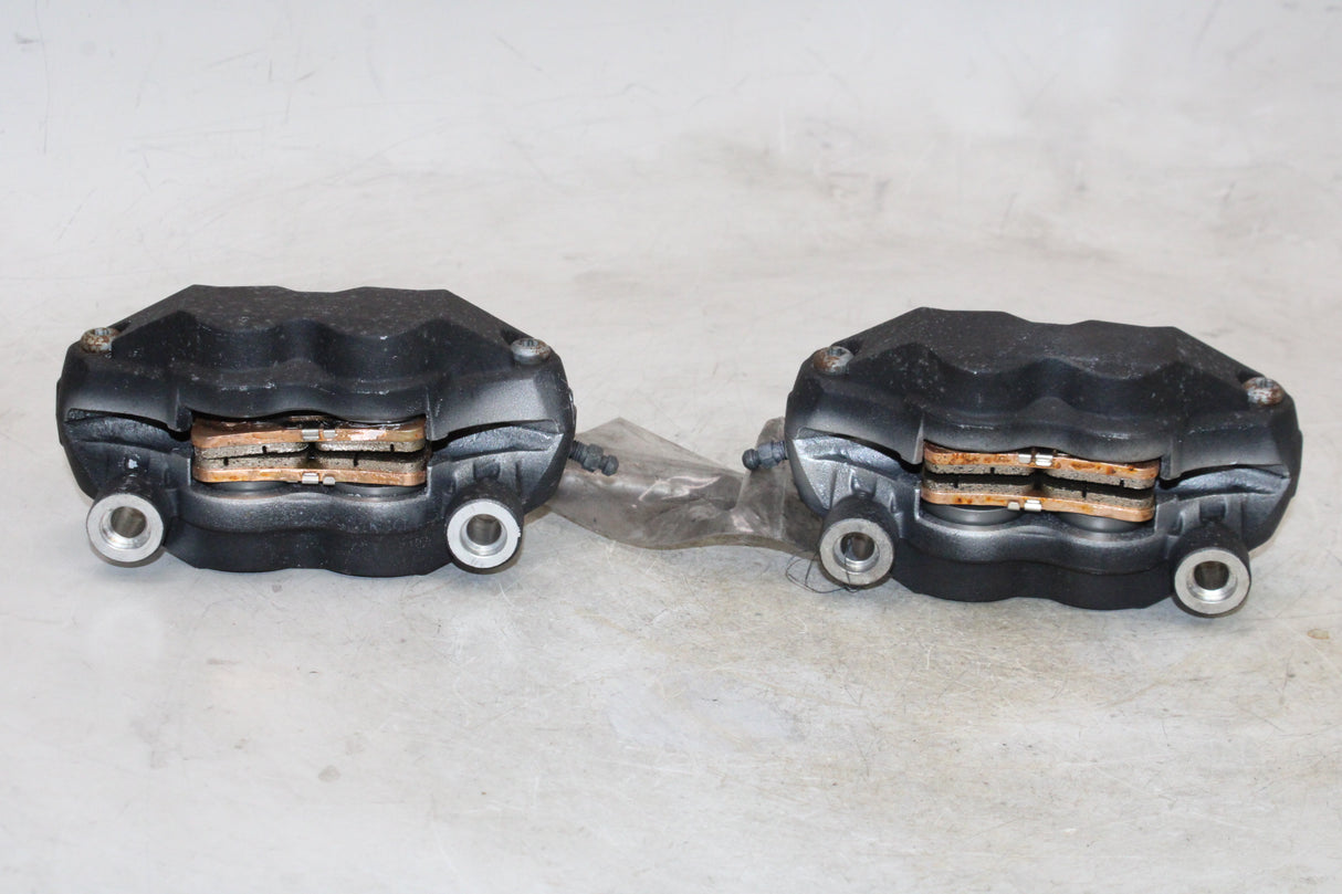 2007 Suzuki GSXR600 OEM RIGHT LEFT FRONT BRAKE CALIPER SET PAIR CALIPERS
