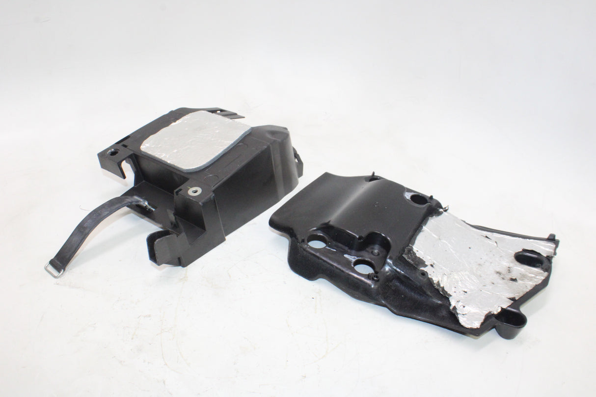 2009 Yamaha YZF R1 OEM REAR BACK TAIL UNDERTAIL BATTERY TRAY PLASTIC PAIR