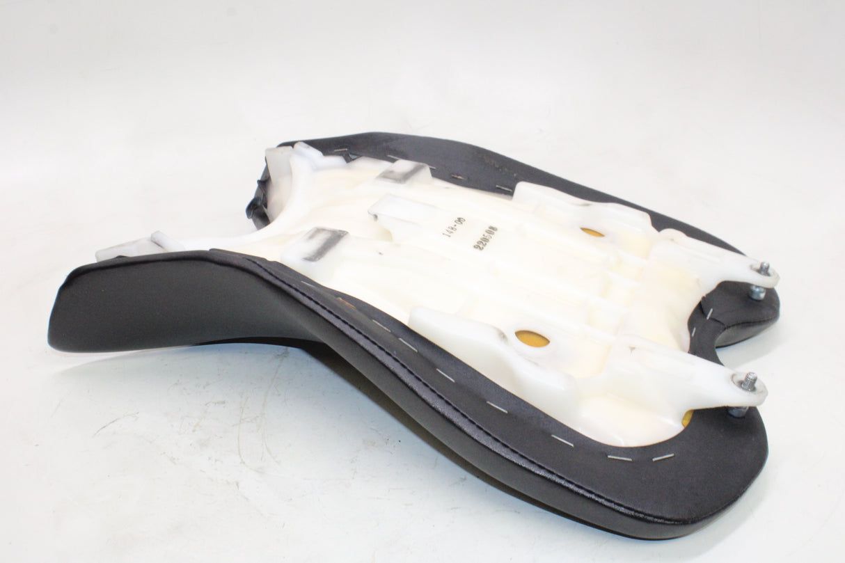 2009 Yamaha YZF R1 OEM FRONT DRIVERS SEAT PAD SADDLE PILLION