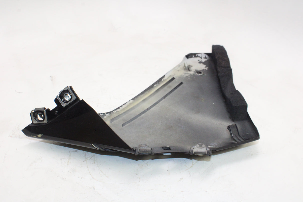 2009 Yamaha YZF R1 OEM LEFT LOWER BOTTOM BELLY FAIRING COWL