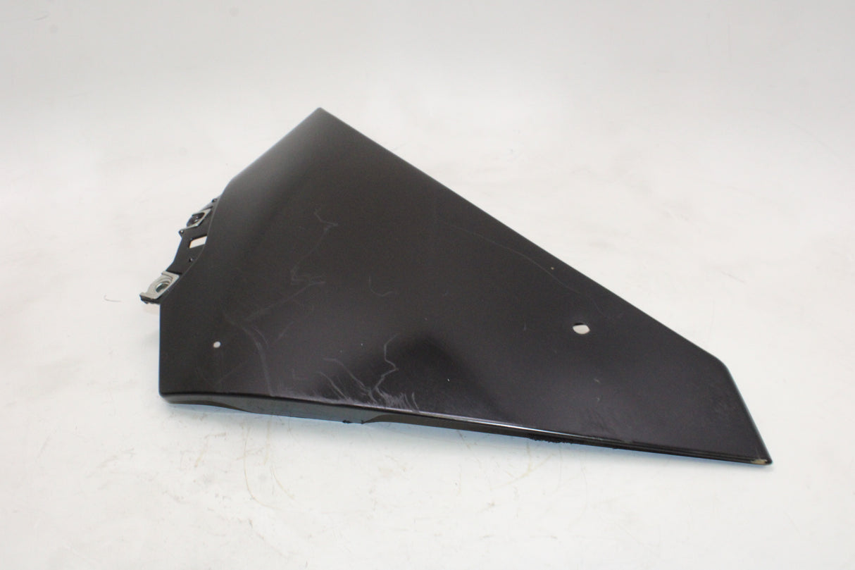 2009 Yamaha YZF R1 OEM RIGHT LOWER BOTTOM BELLY FAIRING COWL