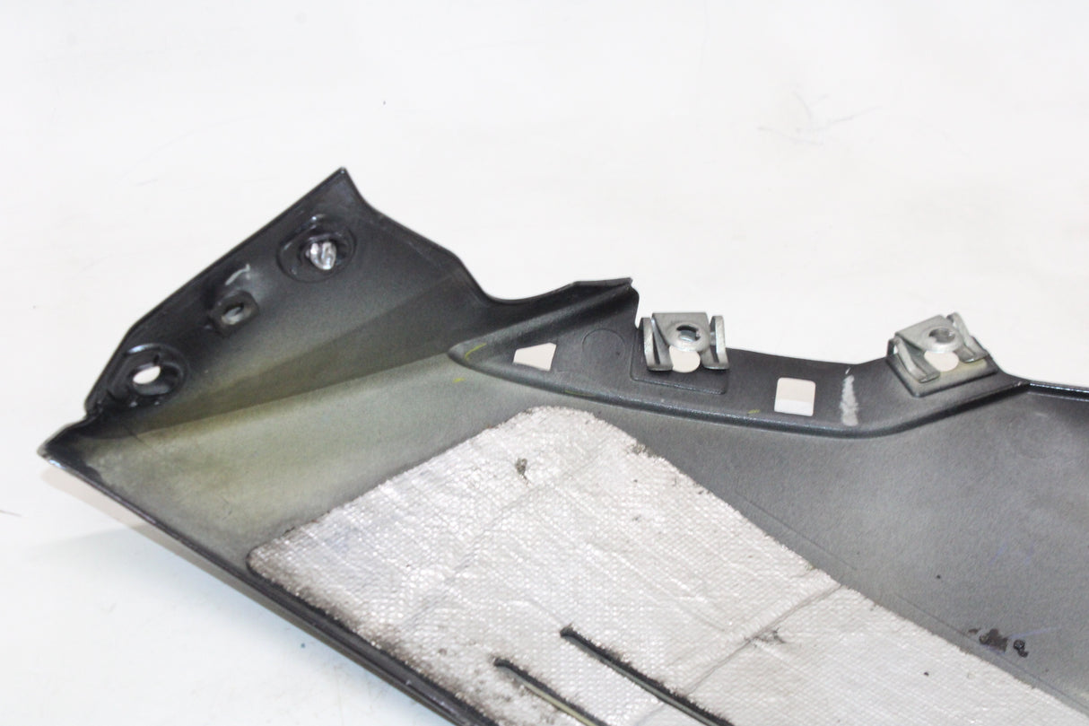 2009 Yamaha YZF R1 OEM RIGHT LOWER BOTTOM BELLY FAIRING COWL