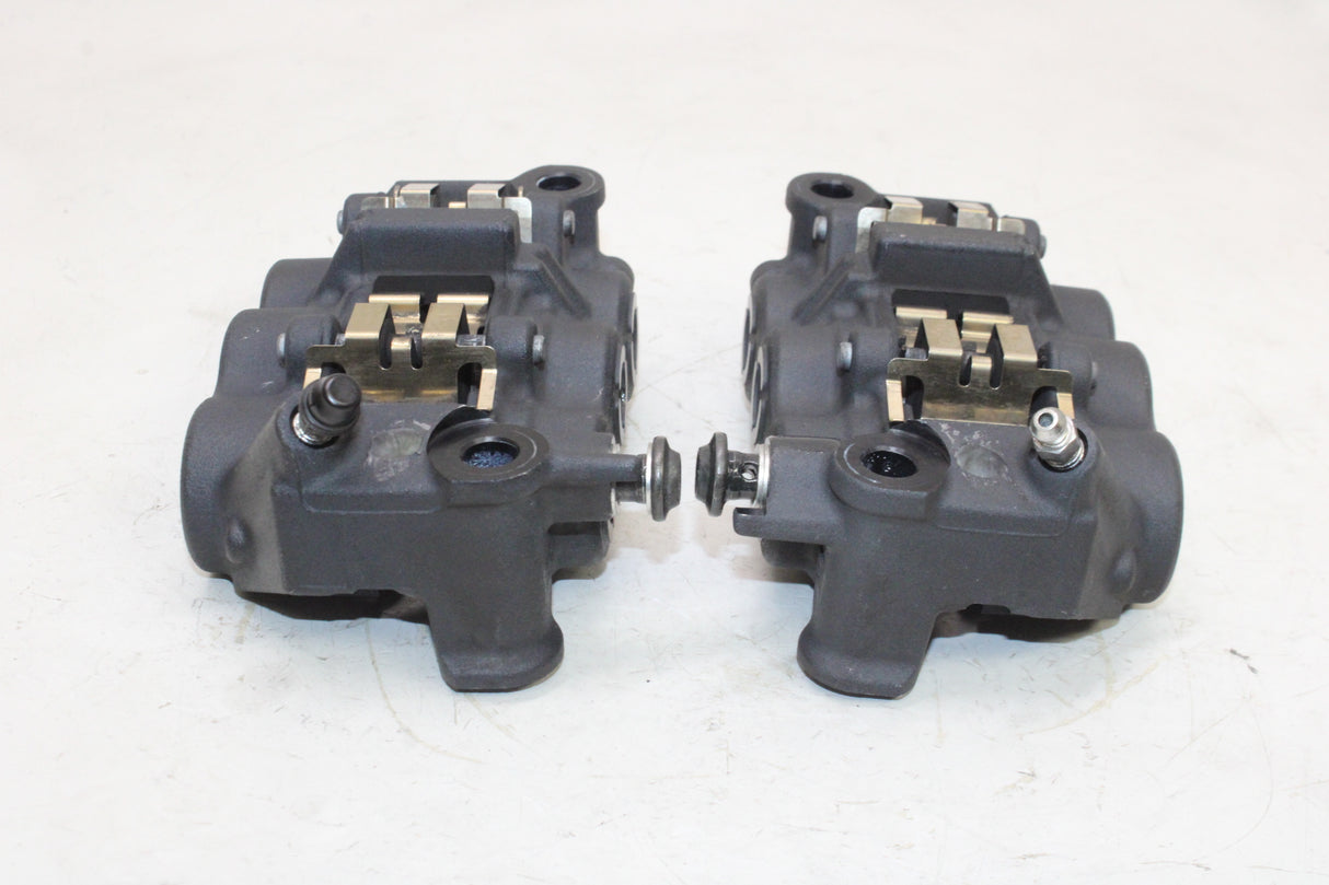 2009 Yamaha YZF R1 OEM RIGHT LEFT FRONT BRAKE CALIPER SET PAIR CALIPERS