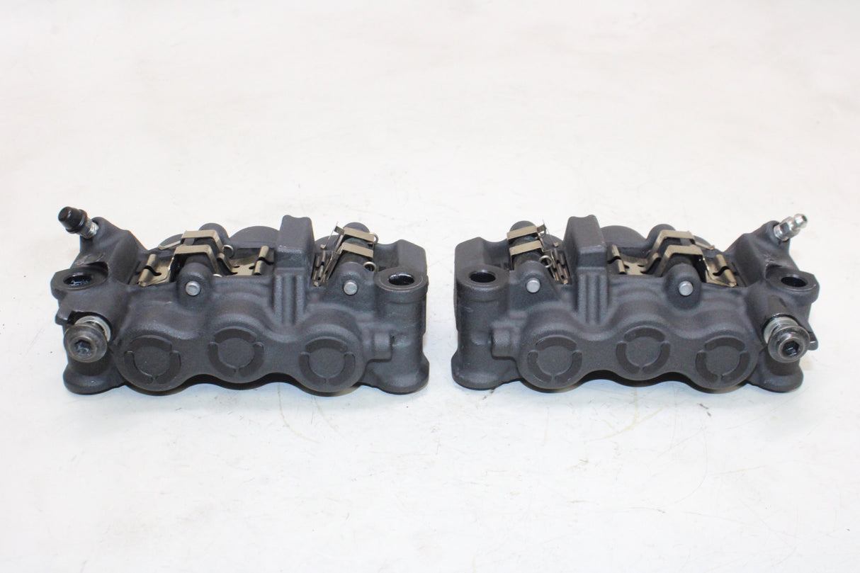 2009 Yamaha YZF R1 OEM RIGHT LEFT FRONT BRAKE CALIPER SET PAIR CALIPERS