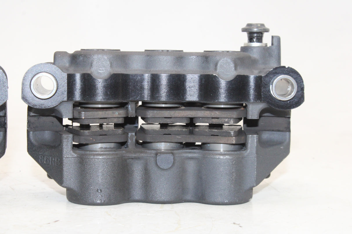 2009 Yamaha YZF R1 OEM RIGHT LEFT FRONT BRAKE CALIPER SET PAIR CALIPERS