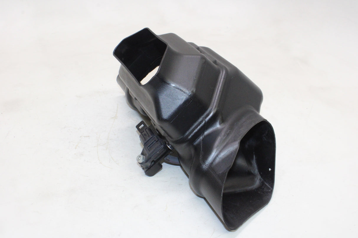 2009 Yamaha YZF R1 OEM CENTER AIR INTAKE DUCT