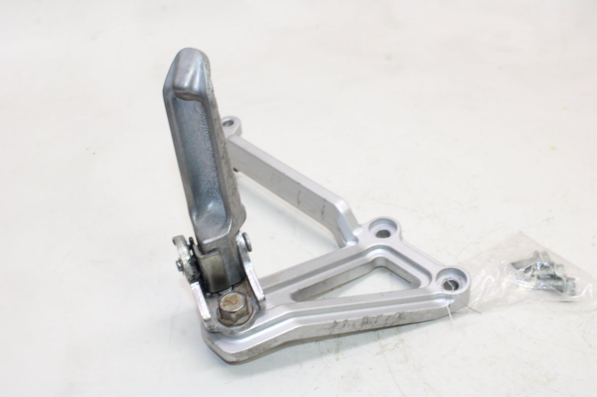 2000 Kawasaki Ninja 250R EX250J OEM RIGHT REAR BACK PASSENGER PEG