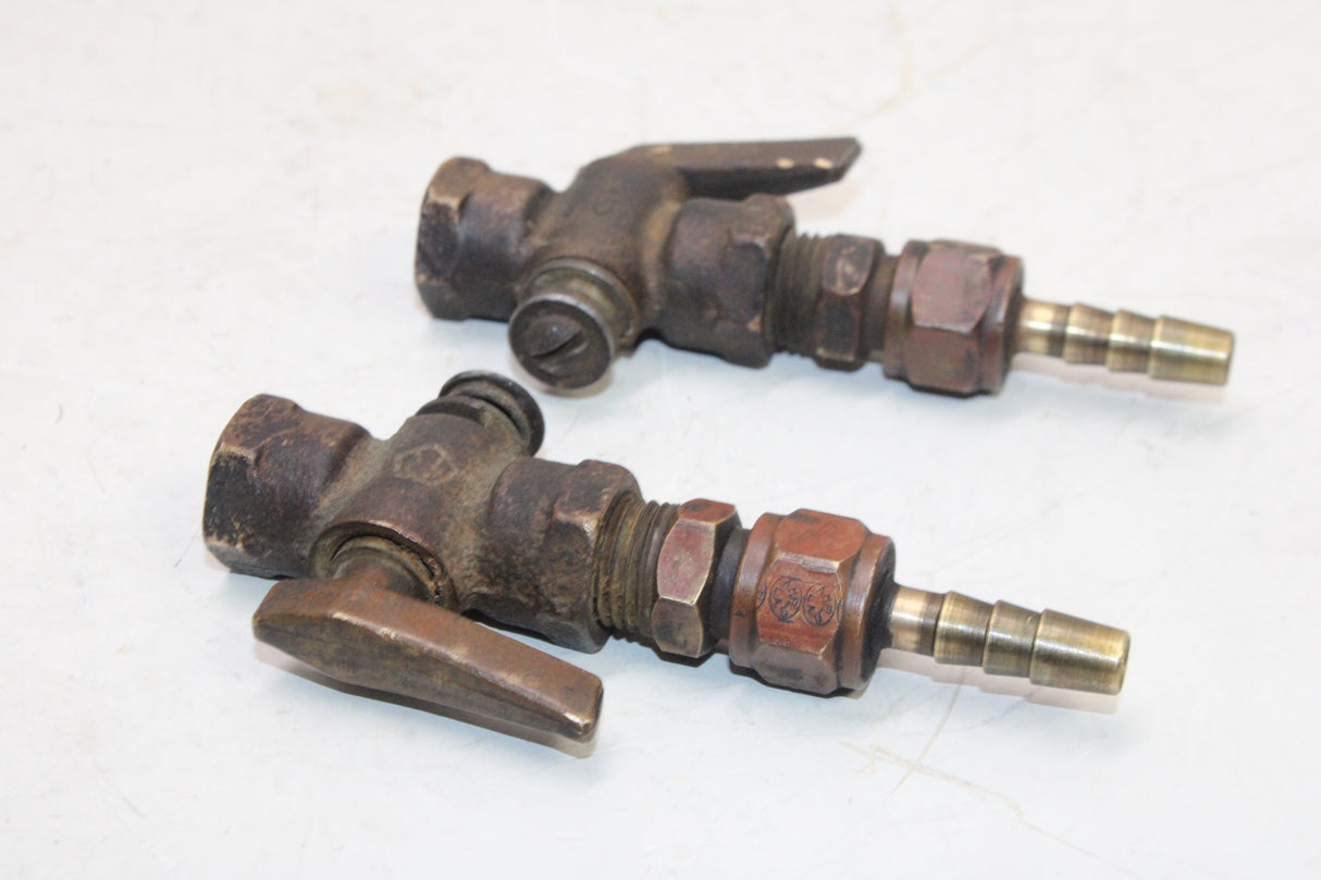 1966 Triumph Trophy 650 TR6R OEM FUEL GAS TANK PETCOCK SHUT ON OFF VALVE