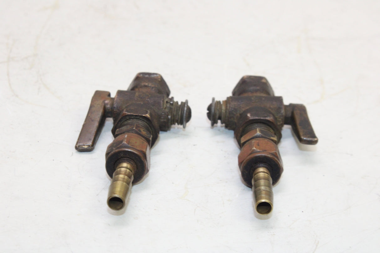 1966 Triumph Trophy 650 TR6R OEM FUEL GAS TANK PETCOCK SHUT ON OFF VALVE
