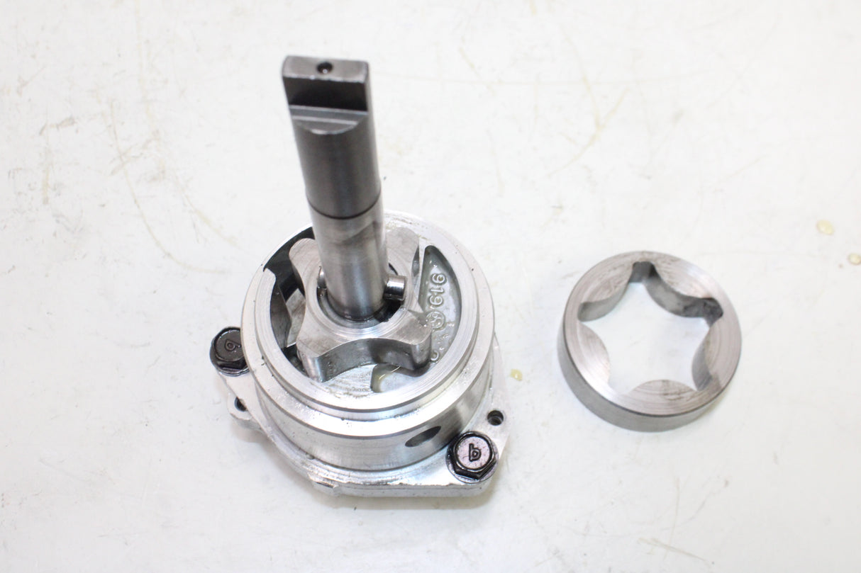 1994 Kawasaki Ninja ZX9R  ZX900-B OEM ENGINE MOTOR OIL PUMP