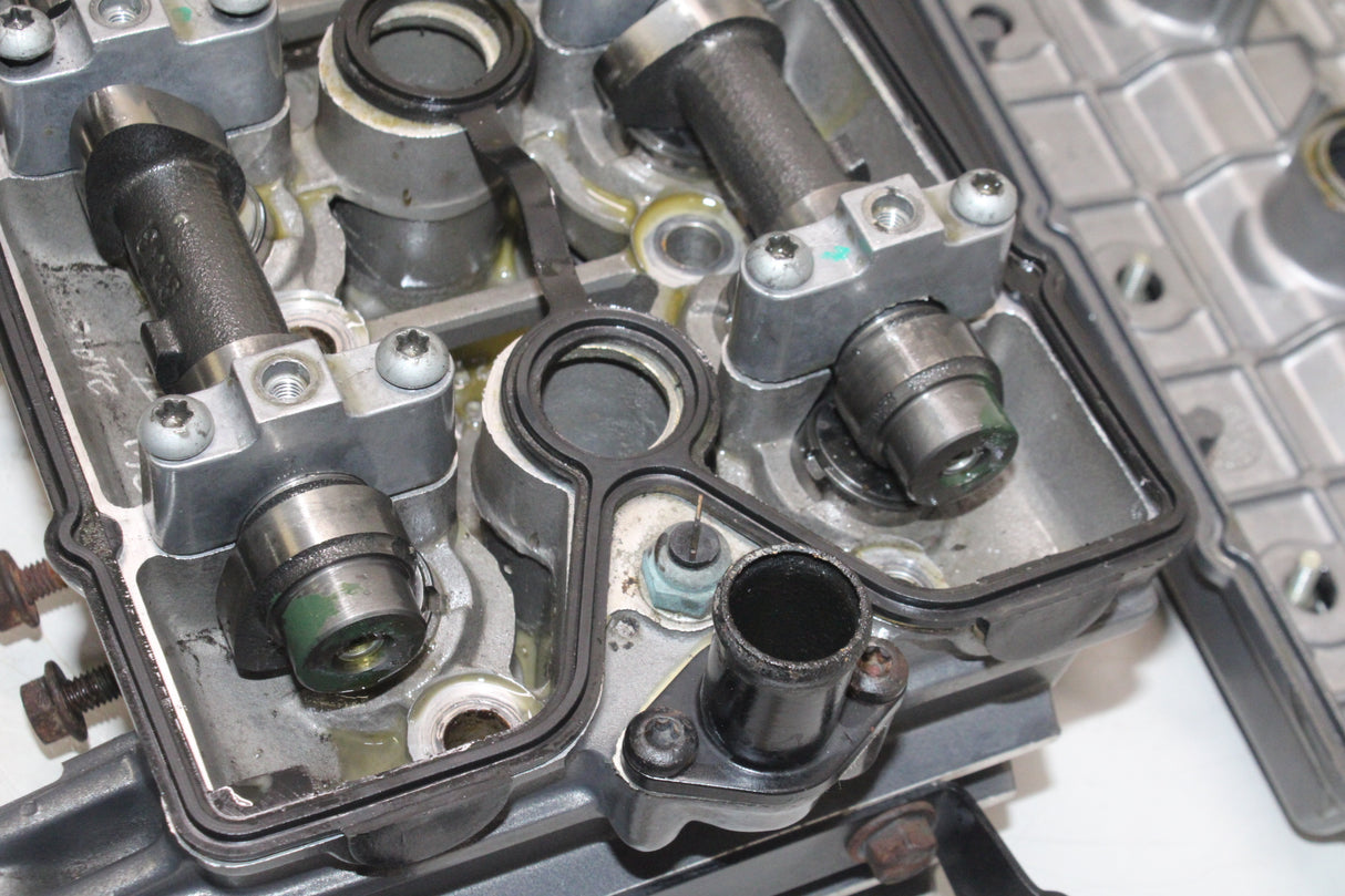 1997 Triumph Trophy 900 OEM ENGINE TOP END CYLINDER HEAD