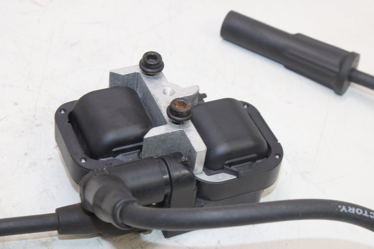 2009 Victory Vegas OEM IGNITION COILS COIL SPARK PLUG CAPS