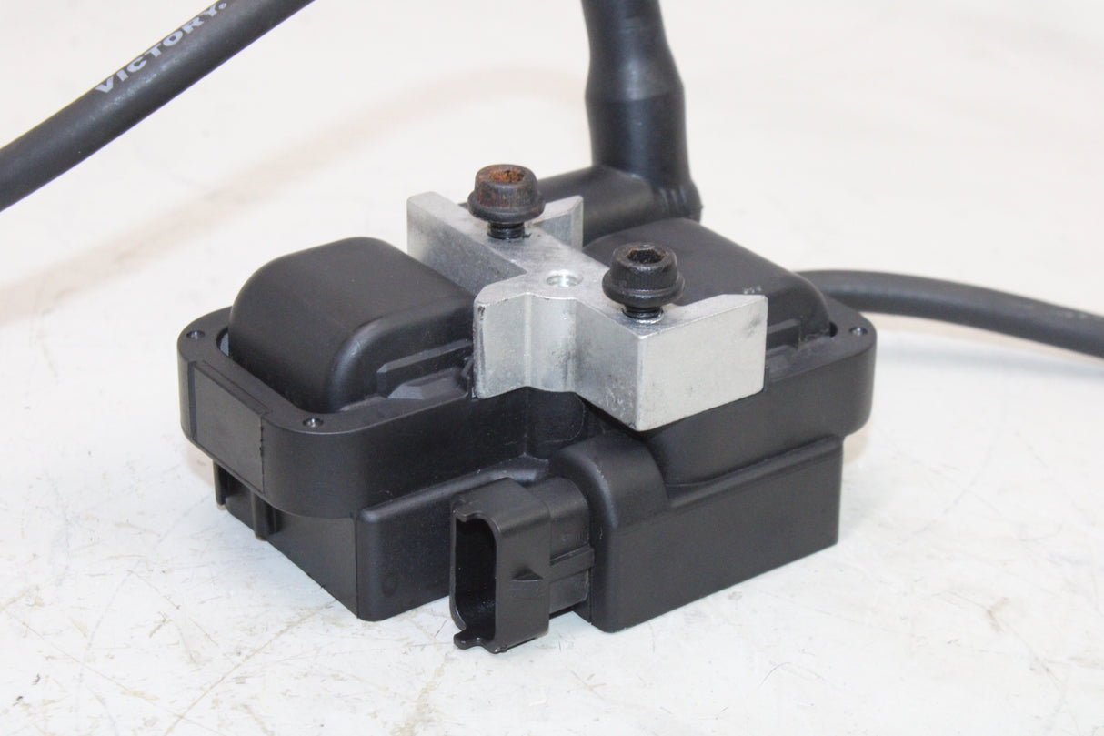 2009 Victory Vegas OEM IGNITION COILS COIL SPARK PLUG CAPS