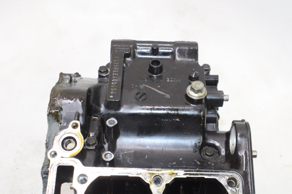 2004 Kawasaki Ninja 250R EX250-F OEM ENGINE MOTOR CRANKCASE CRANK CASES BLOCK