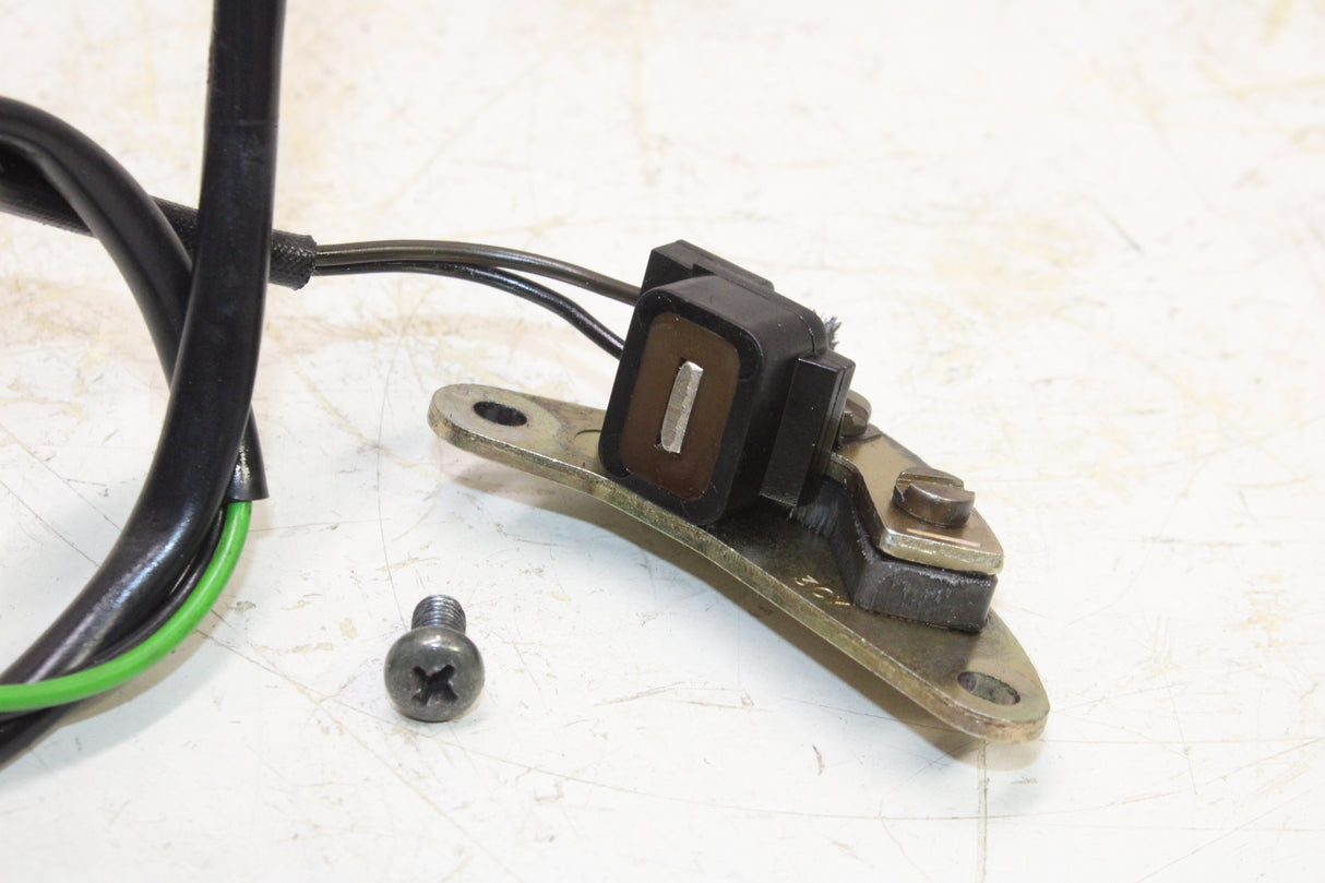 2001 Suzuki GSXR600 OEM ENGINE MOTOR COIL PICKUP PULSE PULSER SENSOR