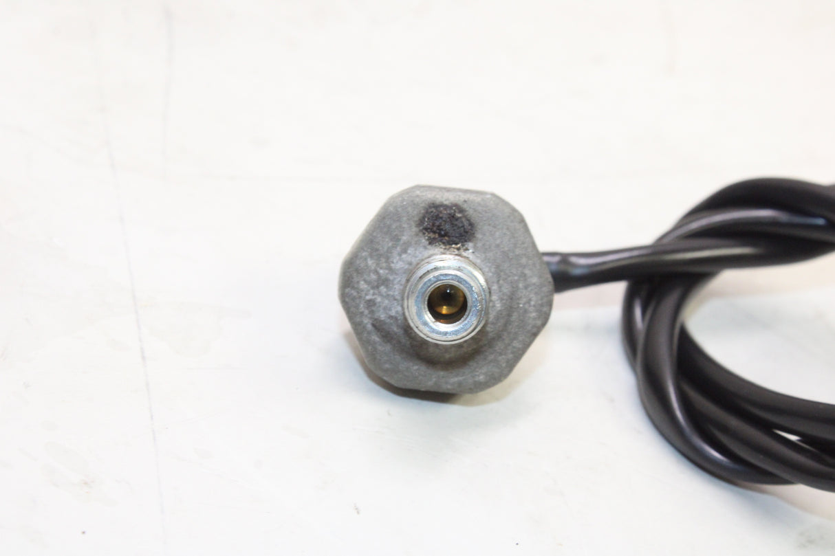 2001 Suzuki GSXR600 OEM OIL PRESSURE SENSOR