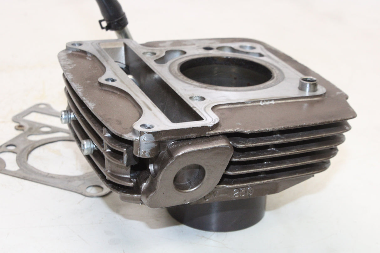 2008 Hyosung GT250 OEM REAR ENGINE MOTOR PISTON CYLINDERS BLOCK JUG