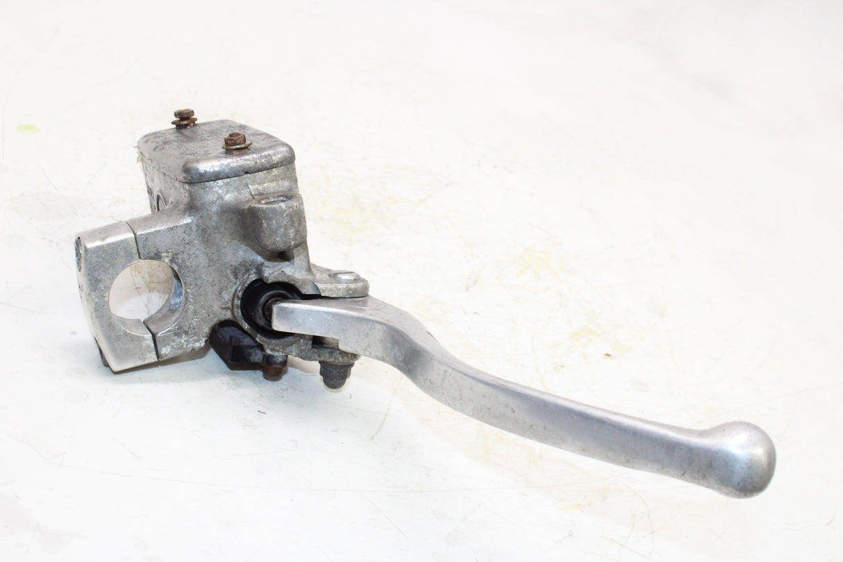 2004 Honda VTX1300C OEM FRONT BRAKE MASTER CYLINDER W/ LEVER