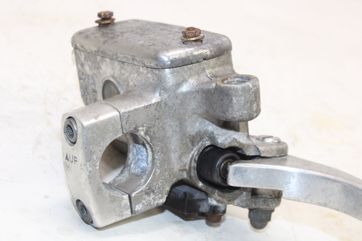 2004 Honda VTX1300C OEM FRONT BRAKE MASTER CYLINDER W/ LEVER