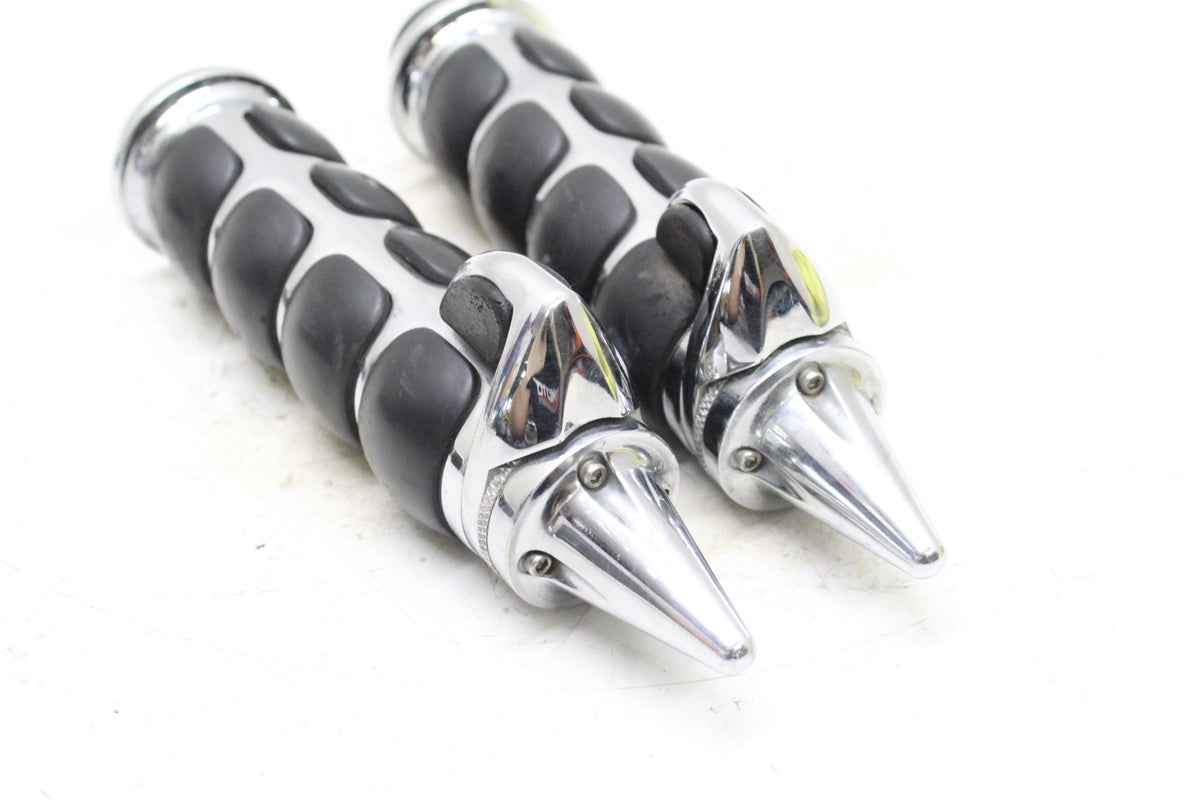 2005 KAWASAKI VULCAN 1500 VN1500 Chrome Rubber Spike Grips Pair Palm Rest