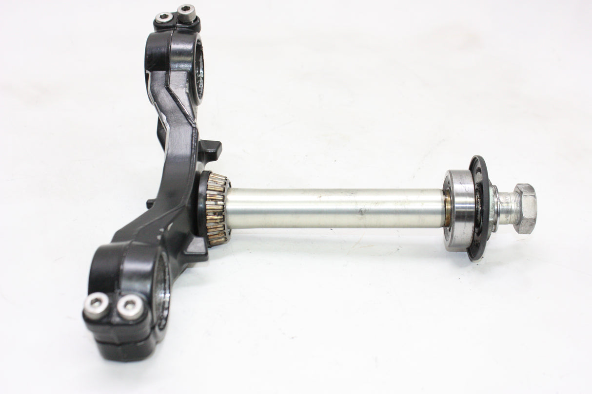 2004 Triumph Daytona 600 OEM FRONT FORKS CLAMP LOWER TRIPLE TREE STEM