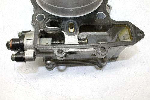 02-09 Suzuki Vstrom 1000 Dl1000 Front Piston Jug Oem