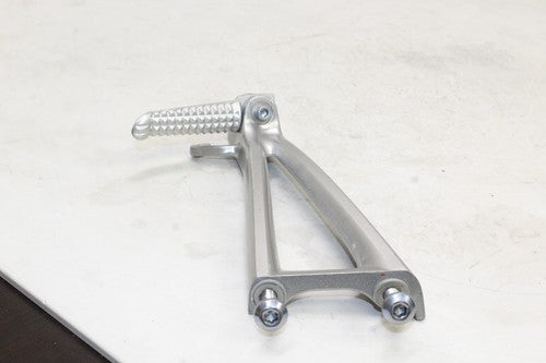 2008-16 Yamaha Yzf R6 Left Rear Back Passenger Peg 2c0-2742l-00-00 OEM