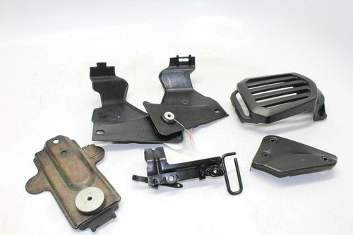 07-15 Yamaha V Star 1300 Xvs1300a Side Covers ,Brackets OEM