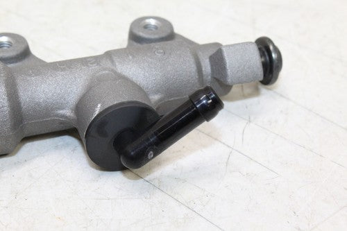 2006 Yamaha Yzf R6s Rear Back Brake Master Cylinder With Reservoir