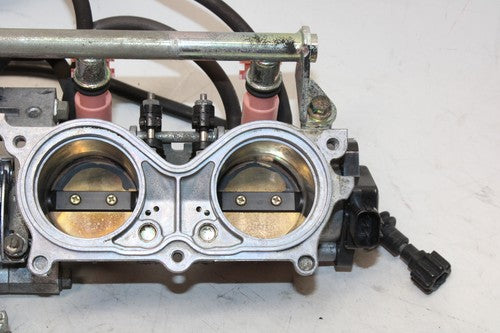 2004 Honda Cbr600rr Main Fuel Injectors / Throttle Bodies