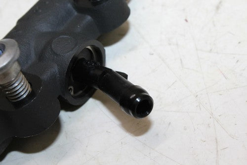 22 Kawasaki Ninja Zx-10r Rear Back Brake Master Cylinder With Reservoir