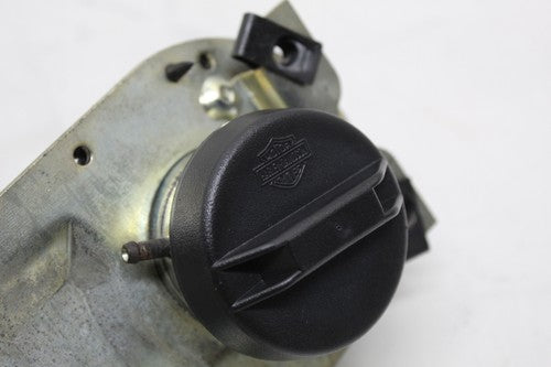 2007 Harley-Davidson Street Glide FLHX FUEL GAS PUMP