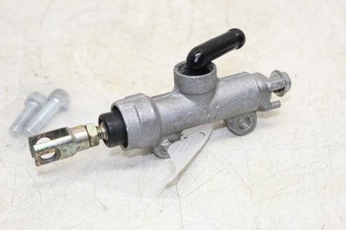 2000 Kawasaki Concours 1000 Zg1000a Rear Back Brake Master Cylinder W Reservoir