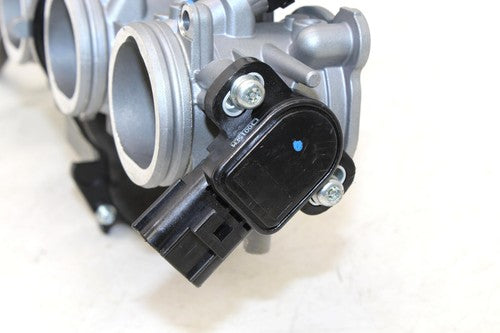 2021 Yamaha Yzf-r1 Main Fuel Injectors Throttle Bodies OEM