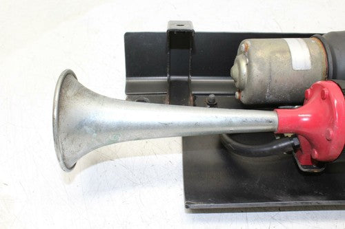 1983-1984 Kawasaki Voyager 1300 Zn1300a Air Horns