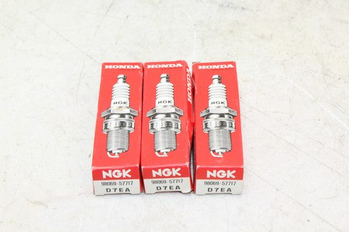 NGK Spark Plug (D7EA) 98069-57717 Pack Of 3 !NEW!
