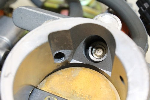 2004 Yamaha Yzf R6 Main Fuel Injectors / Throttle Bodies