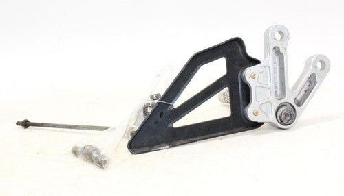 01-03 Suzuki Gsxr600 Left Rear Back Passenger Peg OEM