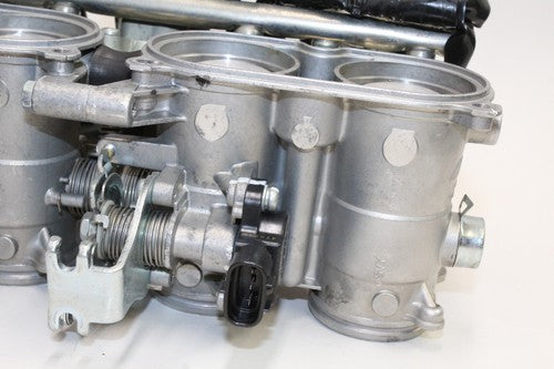 2007 2006-15 Yamaha Fz1 Fz1-S OEM THROTTLE BODIES BODY / FUEL INJECTORS