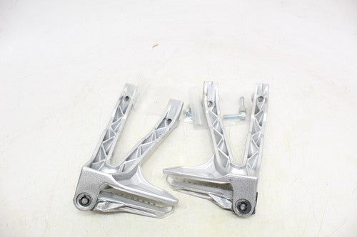 2017 Hyosung Gd250r Rear Back Passenger Peg Set Pair Left Right