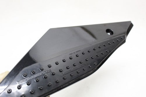2020 YAMAHA YZF-R1 RIGHT GAS TANK PANEL COVER TRIM COWL B3l-24139-00