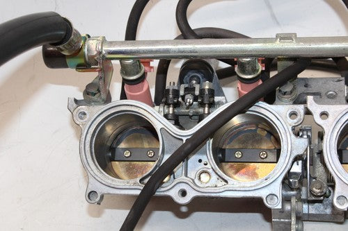 2004 Honda Cbr600rr Main Fuel Injectors / Throttle Bodies