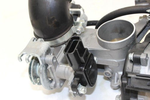 (14-16) 2016 Yamaha Fz09 Main Fuel Injectors OEM