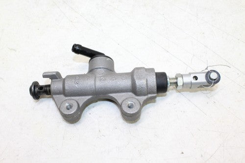 2006 Yamaha Yzf R6s Rear Back Brake Master Cylinder With Reservoir