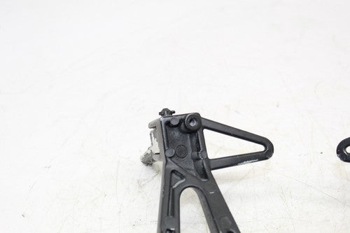 2018 Yamaha Yzf-r3 Rear Back Passenger Peg Set Pair