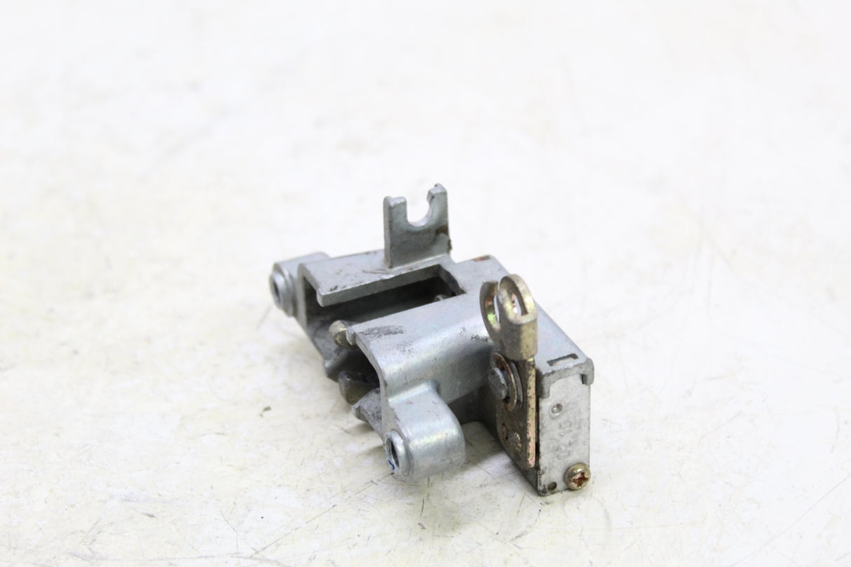 2003 Yamaha Zuma 50 YW50 OEM REAR PASSENGER SEAT LATCH LOCK ASSEMBLY