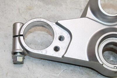 04-05 KAWASAKI ZZR1200 OEM FORKS UPPER TRIPLE TREE CLAMP