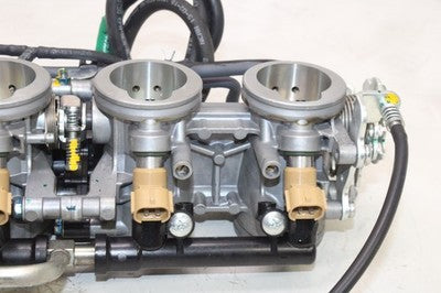 15-16 KAWASAKI VERSYS 1000 KLZ1000BFA OEM MAIN FUEL INJECTORS / THROTTLE BODIES